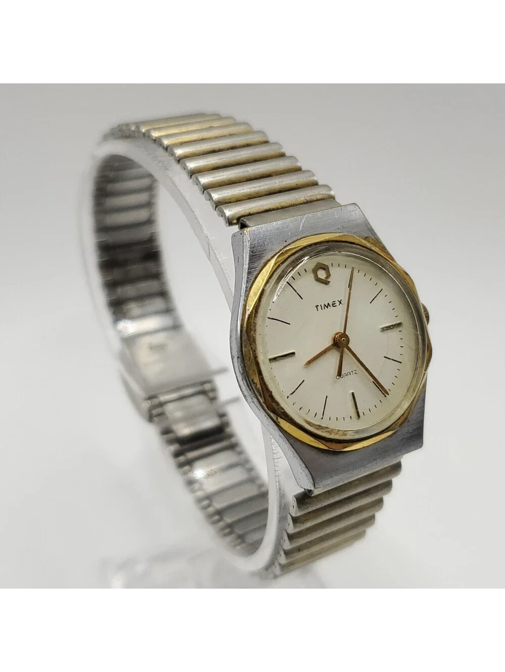 Vintage Timex Q Quartz 25mm Two-Tone Womens Adjustable Band Watch New Battery